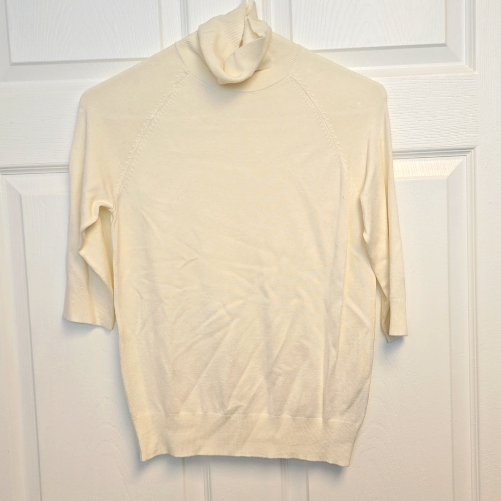 Zara White Crew Neck Sweater with Subtle Texture